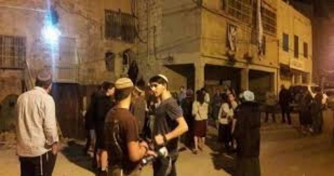 مستوطنون يهاجمون مركبات المواطنين وسط القدس المحتلة