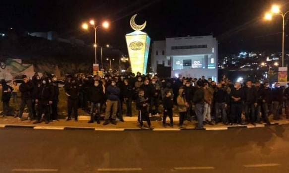 الشرطة الاسرائيلية تعتدي على مسيرة ضد العنف والجريمة في أم الفحم