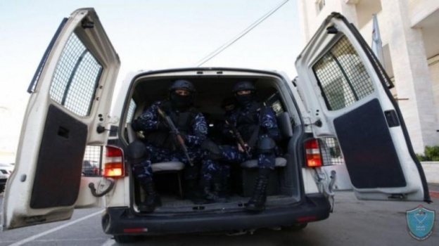 الشرطة تقبض على مطلوب صادر بحقه مذكرات قضائية تزيد عن مليون شيكل في اريحا