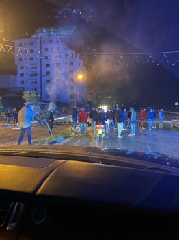 صور- الأهالي والتجار يحتجون: الاغلاق يُطبق في بيرزيت فقط!