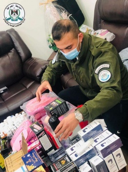 الضابطة الجمركية تضبط منشطات جنسية ممنوعة من التداول في الخليل