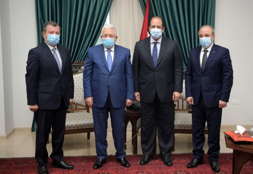 تفاصيل لقاء الرئيس عباس بوفد المخابرات المصرية والأردنية.. وما علاقته بالمصالحة مع دحلان؟