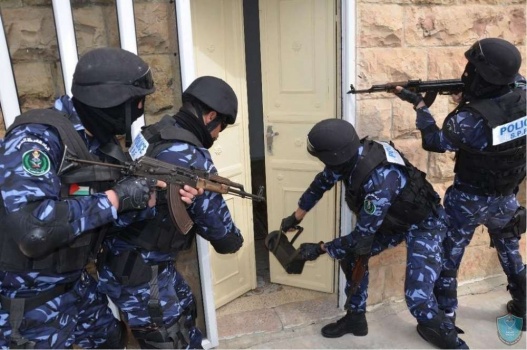 الشرطة تقبض على أحد الفارين من نظارة الشرطة بنابلس
