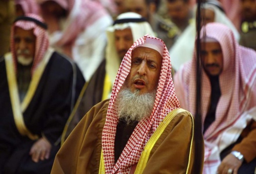 مفتى السعودية: ليلة منتصف شعبان مثل سائر الليالى .. وإحياؤها بالصيام بدعة