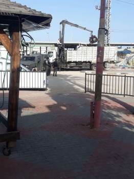 الاحتلال يهدم بسطات قرب معبر الجلمة شمال جنين