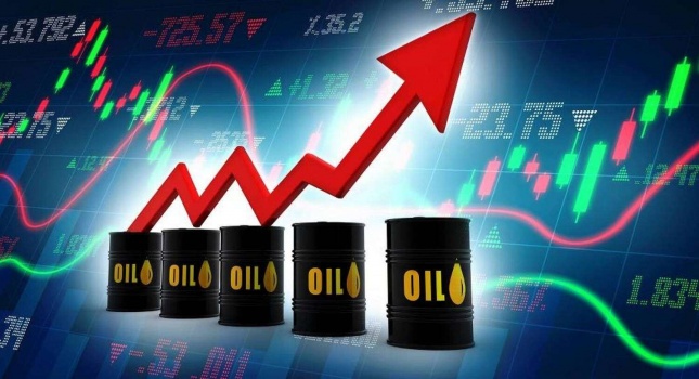 النفط يرتفع إلى أعلى مستوى في عام