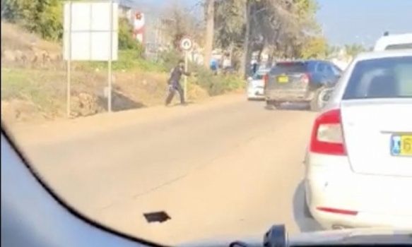 فيديو.. شرطة الإحتلال تطلق النار على سيارة في اكسال بالداخل المحتل