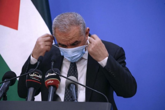 هل تلقى رئيس الوزراء لقاح كورونا؟؟