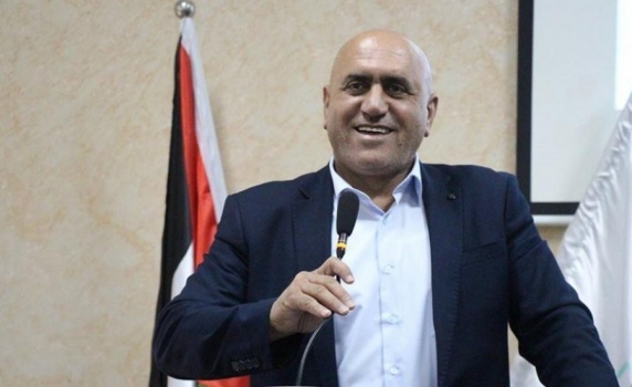 محافظ جنين يقرر إغلاق كافة المؤسسات الحكومية والبنوك