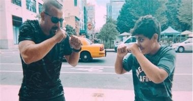 إصابة ابن أحمد السقا بكورونا.. وياسين: أخويا معزول وكلنا تمام الحمد لله