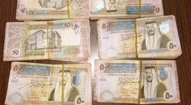 حدث في نابلس... أوهمها بشراكة تجارية وإحتال عليها بمبلغ 90 ألف دينار