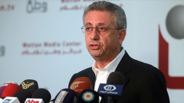 الجبهة الشعبية تتهم "مصطفى البرغوثي" بالتواصل مع أسراها للترشّح بقائمته.. والأخير يرد