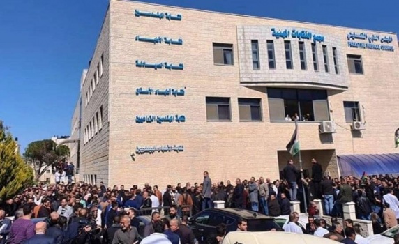 وزارة الصحة تدعو الأطباء للعودة إلى أماكن عملهم التزاماً بالواجب الوطني