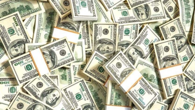 حلمه أصبح حقيقة... رجل يفوز بـ300 ألف دولار!