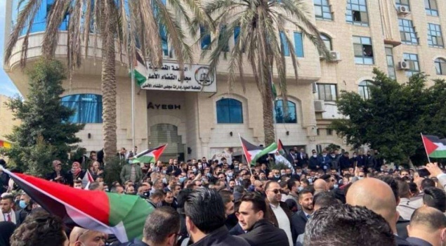 نقابة المحامين: تعليق العمل أمام جميع المحاكم النظامية يوم الثلاثاء