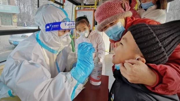 الصين تسجل 14 إصابة جديدة بفيروس كورونا