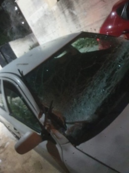 مستوطنون يعتدون على سيارة مواطن بسلفيت