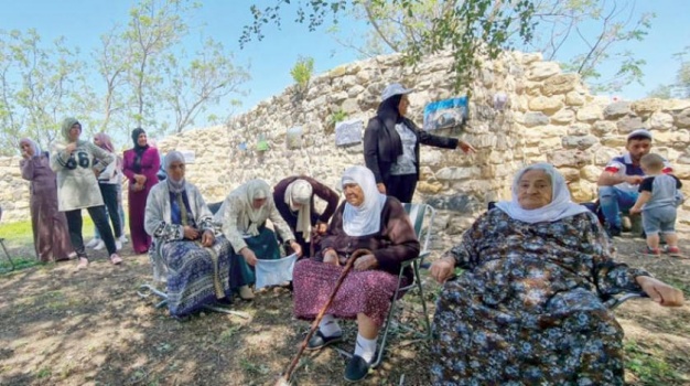 اللاجئون الفلسطينيين يحيون ذكرى النكبة بمسيرات وزيارات للقرى المهجرة