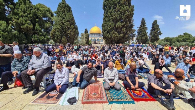 70 ألف مصل في جمعة رمضان الأولى بالأقصى