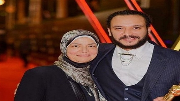 الموت يفجع الفنان ” أحمد خالد صالح ” في والدته