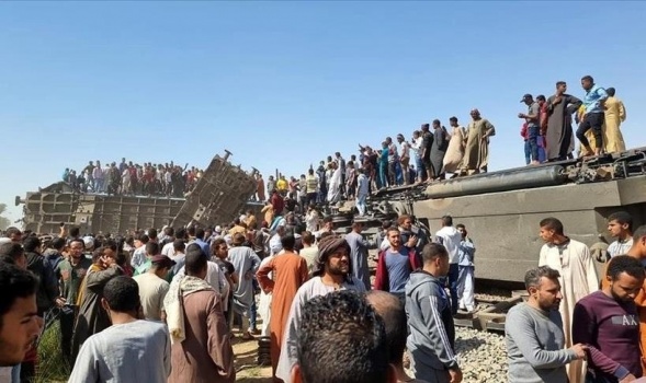 مصر.. مصرع 8 أشخاص وإصابة 103 بانقلاب قطار ركاب