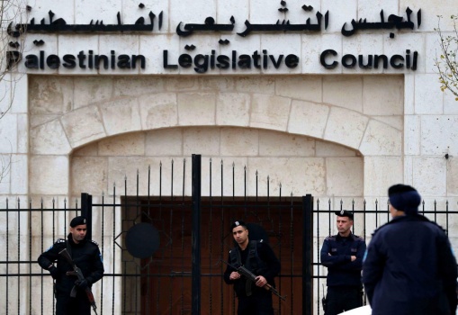 الانتخابات التشريعية الفلسطينية المقبلة: القوائم المتنافسة والسيناريوهات