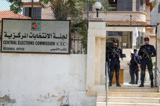 أول فصيل فلسطيني يعلق على قرار تأجيل الانتخابات الفلسطينية