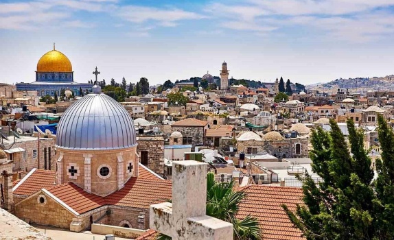 القدس أولاً وأخيراً