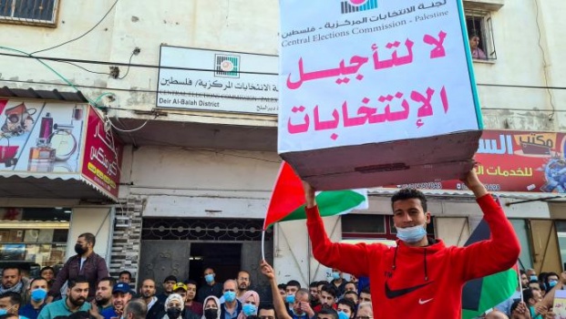 جدل وتراشق فلسطينيان بعد تأجيل الانتخابات