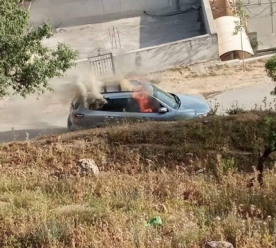 إضرام النار بمركبة يعتقد أنها لمنفذ عملية زعترة