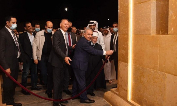 اشتية : إفتتحنا مسجد قطر ليصدح بصوت الله أكبر ليذكر البؤر الاستيطانية بأن هذه الأرض إسلامية عربية