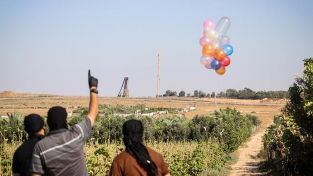 ناشطون فلسطينيون يعلنون تفعيل "المقاومة الخشنة" على حدود غزة نصرة للقدس