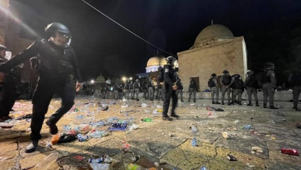 مواجهات القدس المحتلة: إصابة 205 فلسطينيين وقوات الاحتلال تنسحب من الأقصى