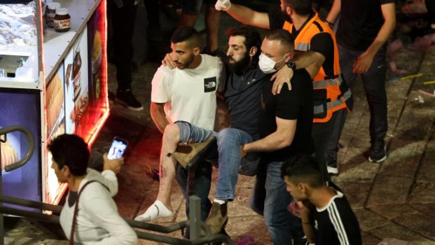 #لن_نرحل: مغردون ومشاهير عرب يدعمون المقدسيين