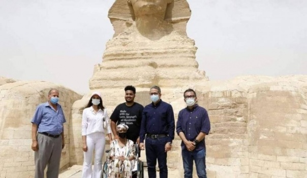 أميركية مصابة بالسرطان تحقق أمنيتها بزيارة مصر