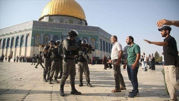 قيادة المقاومة: تمنح الاحتلال مهلة حتى السادسة لسحب قواته من الاقصى