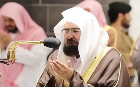 السديس يصب جام غضبه بالدعاء على إسرائيل