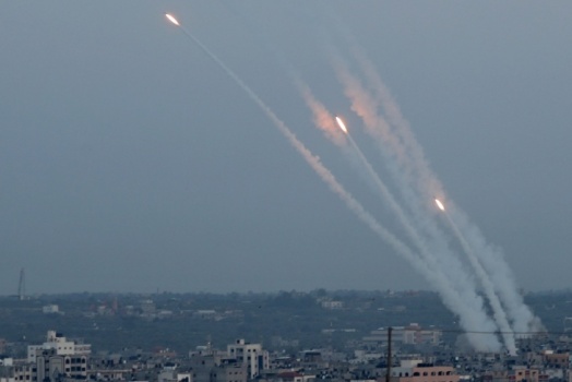 الاحتلال يواصل قصف غزة.. والمقاومة ترد