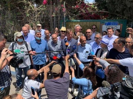 قناصل أوروبيون عقب زيارتهم للشيخ جراح: ما يجري غير قانوني ويؤجج التوتر على الأرض