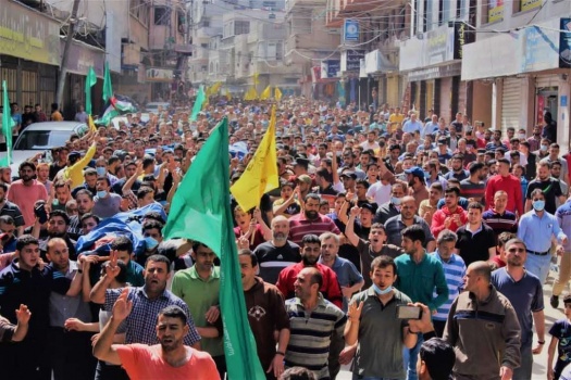 صور...الفلسطينيون يشيعون شهداءهم في غزة