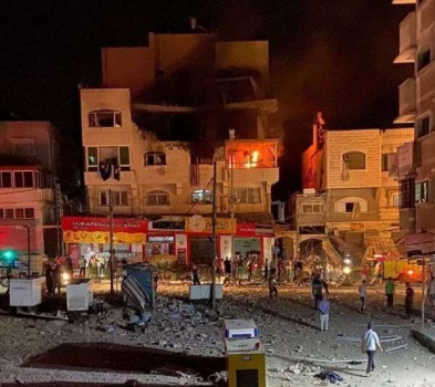 جريمة جديدة.. استشهاد طفلين وسيدة بقصف بناية سكنية غرب غزة