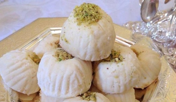  الغريبية.. حلوى جزائرية امتدت للشام على صينية العيد 