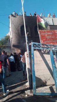 الشرطة: هناك من يحاول حرف البوصلة لاشعال اقتتال داخلي من خلال محاولة الاعتداء على مركز شرطة عوريف