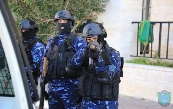 الشرطة تقبض على شاب قام بإلقاء زجاجة حارقة على احد مراكزها في جنين