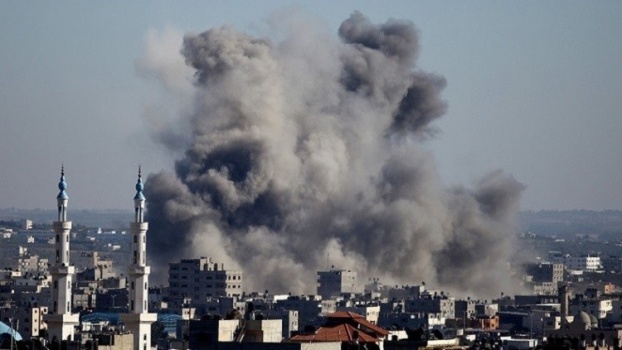 الاحتلال يبلغ مؤسسات أممية بنيته قصف مدرستين بمحيط مسجد فلسطين بغزة