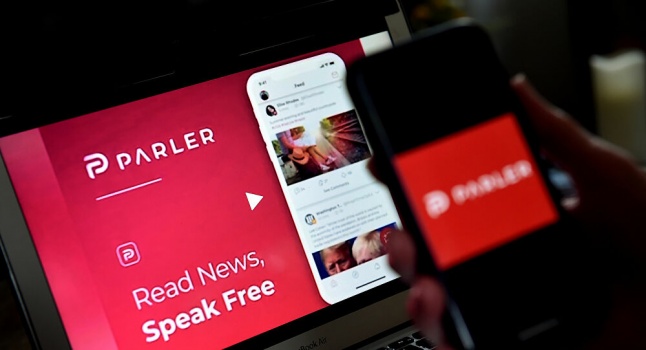 أبل" تتخذ قرارا جديدا بشأن تطبيق ترامب المفضل"
