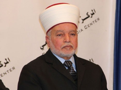 الجاغوب يعلق بشأن مهاجمة واعتداء مصلين مقدسيين على الشيخ محمد حسين بالأقصى