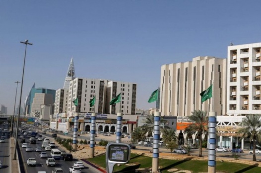 حفل لمشاهير مع راقصات يثير جدلا في السعودية..