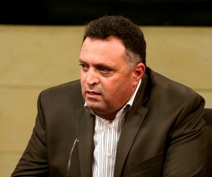 وكالة الصحافة الفرنسية تفصل نقيب الصحفيين الفلسطينيين بـ”ضغط من الاحتلال”