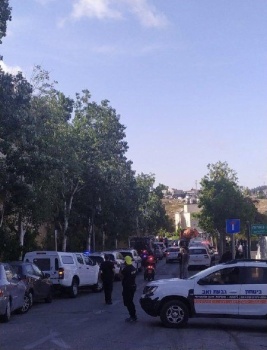 عملية طعن واصابة شرطيين إسرائيليين في جفعات زئيف بالقدس